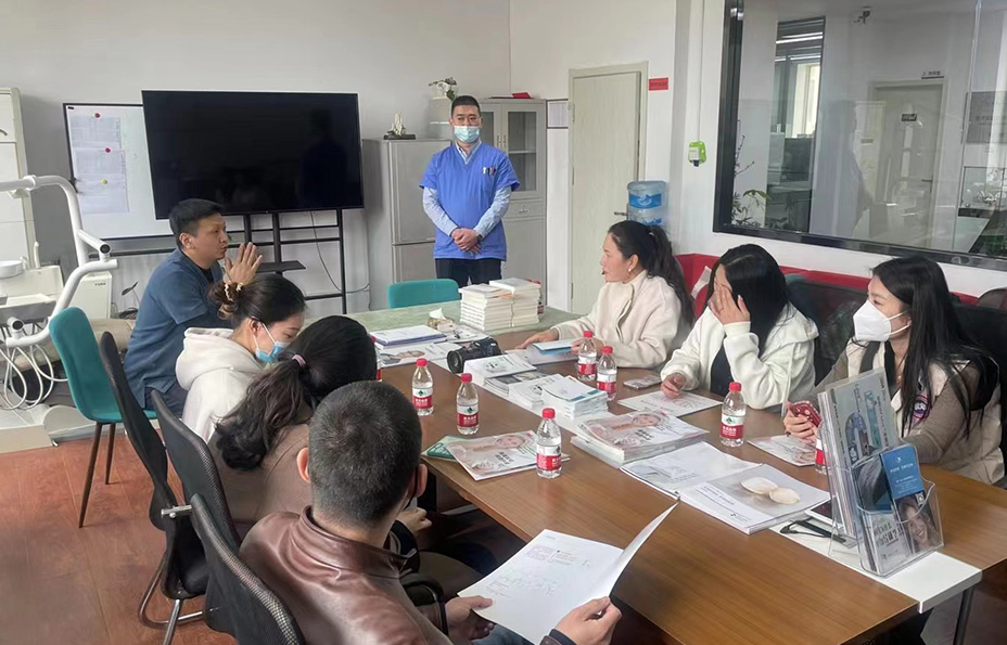 走访校企合作企业，全方位跟踪学生就业情况